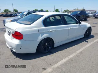 2008 BMW 3 Series 335i с VIN WBAVB77528NH78762, выставлен на аукционе IAAI как лот 42414203 с пробегом 138 115 миль миль и . История ставок и продаж доступна на DreamBid. Изображение 4.