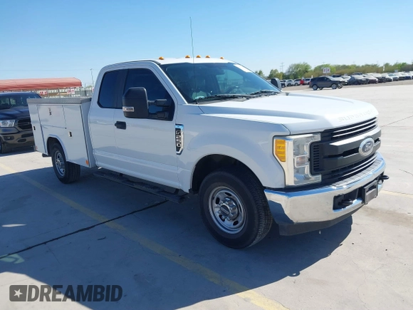 2017 Ford F-250 XL z VIN 1FD7X2A65HED73084, wystawiony jako IAAI lot #41833369 z przebiegiem 136 125 mil mil oraz . Historia ofert i sprzedaży dostępna na DreamBid. Obrazek 1.