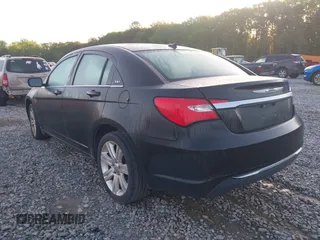2014 Chrysler 200 LX with VIN 1C3CCBAB9EN212572, listed as a IAAI auction lot 41917356 with 194,755 mi miles. Bid and sale history available at carsss.com. Image 3.