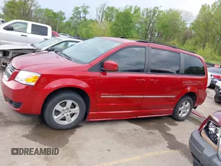 2010 Dodge Grand Caravan SXT z VIN 2D4RN5D19AR258407, wystawiony jako IAAI lot #42072185 z przebiegiem 205 424 mil mil oraz . Historia ofert i sprzedaży dostępna na DreamBid. Obrazek 15.