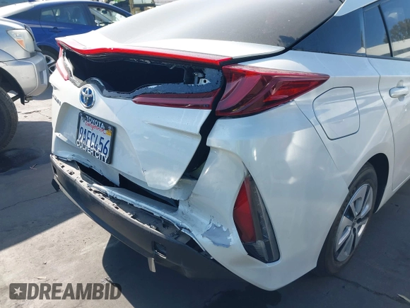 2017 Toyota Prius Plus z VIN JTDKARFP5H3054435, wystawiony jako IAAI lot #42316988 z przebiegiem 82 036 mil mil oraz . Historia ofert i sprzedaży dostępna na DreamBid. Obrazek 12.