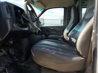 2014 Chevrolet Express Cargo Van with VIN 1GCWGGBA3E1213546, listed as a Copart auction lot 77206984 with 309,311 mi miles and Clean Title. Bid and sale history available at carsss.com. Image 7.