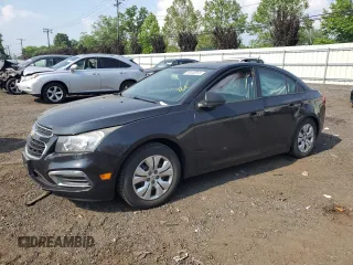 2015 Chevrolet Cruze LS z VIN 1G1PA5SG6F7206256, wystawiony jako Copart lot #59440815 z przebiegiem 82 967 mil mil oraz Szkoda całkowita • Salvage title. Historia ofert i sprzedaży dostępna na DreamBid. Obrazek 1.