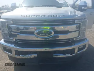 2019 Ford F-250 XL z VIN 1FT7W2B66KEC54893, wystawiony jako IAAI lot #41887418 z przebiegiem 151 950 mil mil oraz . Historia ofert i sprzedaży dostępna na DreamBid. Obrazek 6.