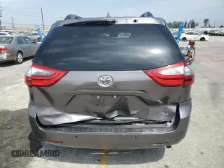 2020 Toyota Sienna XLE Auto Access Seat с VIN 5TDYZ3DC5LS054345, выставлен на аукционе Copart как лот 58808945 с пробегом Не указан миль и Списание • Salvage title. История ставок и продаж доступна на DreamBid. Изображение 6.