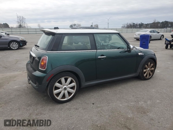 2007 MINI Hardtop S with VIN WMWMF73547TL91451, listed as a Copart auction lot 48507445 with 124,330 mi miles and Clean Title. Bid and sale history available at DreamBid. Image 3.