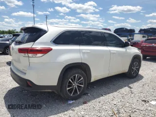 2018 Toyota Highlander SE z VIN 5TDJZRFH4JS801234, wystawiony jako Copart lot #58356715 z przebiegiem 140 265 mil mil oraz Szkoda całkowita • Salvage title. Historia ofert i sprzedaży dostępna na DreamBid. Obrazek 3.