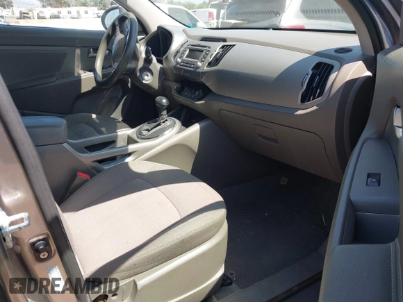 2011 Kia Sportage LX with VIN KNDPBCA20B7170217, listed as a IAAI auction lot 42303069 with 186,994 mi miles and . Bid and sale history available at DreamBid. Image 5.
