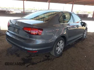2017 Volkswagen Jetta S с VIN 3VW2B7AJ2HM350559, выставлен на аукционе IAAI как лот 42262206 с пробегом 112 333 миль миль и . История ставок и продаж доступна на DreamBid. Изображение 4.