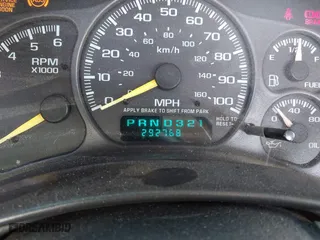 2000 Chevrolet Silverado 1500 LT with VIN 1GCEK19T9YE254579, listed as a IAAI auction lot 41620450 with 292,768 mi miles. Bid and sale history available at carsss.com. Image 14.