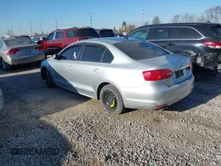2011 Volkswagen Jetta SE with VIN 3VWDX7AJXBM346566, listed as a IAAI auction lot 41753411 with 181,389 mi miles and . Bid and sale history available at DreamBid. Image 3.