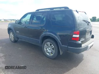 2008 Ford Explorer XLT z VIN 1FMEU73E98UA29846, wystawiony jako IAAI lot #42824300 z przebiegiem 198 198 mil mil oraz . Historia ofert i sprzedaży dostępna na DreamBid. Obrazek 3.