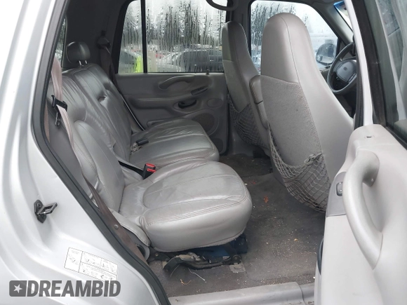 1999 Ford Expedition XLT z VIN 1FMPU18L7XLA72471, wystawiony jako IAAI lot #41604688 z przebiegiem 288 349 mil mil oraz . Historia ofert i sprzedaży dostępna na DreamBid. Obrazek 8.