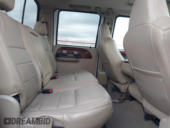 2006 Ford F-250 XL z VIN 1FTSW21Y06EC79422, wystawiony jako IAAI lot #41938490 z przebiegiem 172 623 mil mil oraz . Historia ofert i sprzedaży dostępna na DreamBid. Obrazek 8.