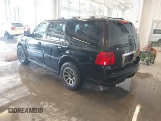 2006 Lincoln Navigator Luxury with VIN 5LMFU27556LJ14538, listed as a IAAI auction lot 41608330 with 265,838 mi miles. Bid and sale history available at carsss.com. Image 3.