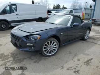 2019 FIAT 124 Spider Lusso z VIN JC1NFAEK6K0141059, wystawiony jako Copart lot #53784835 z przebiegiem 10 735 mil mil oraz Czysty tytuł • Clean title. Historia ofert i sprzedaży dostępna na DreamBid. Obrazek 1.
