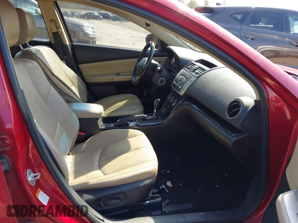 2009 Mazda 6 i Grand Touring with VIN 1YVHP82A495M04111, listed as a IAAI auction lot 42031522 with 251,839 mi miles. Bid and sale history available at carsss.com. Image 5.