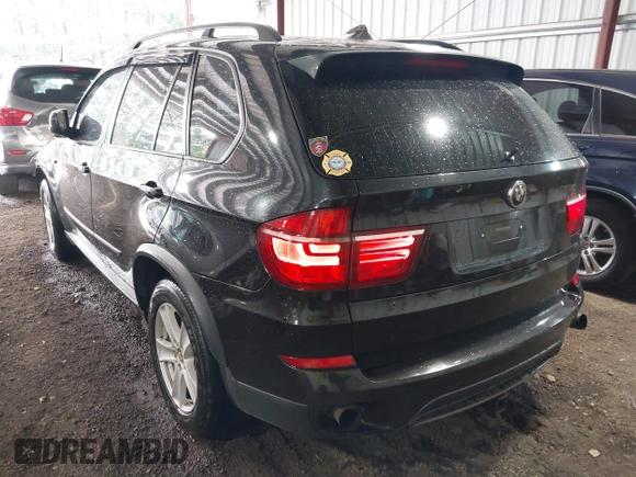 2011 BMW X5 35d z VIN 5UXZW0C54BL369201, wystawiony jako IAAI lot #42285920 z przebiegiem 158 287 mil mil oraz . Historia ofert i sprzedaży dostępna na DreamBid. Obrazek 3.