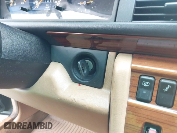 1993 Mercedes-Benz 300 with VIN WDBEB28E3PB996564, listed as a IAAI auction lot 41807504 with 132,180 mi miles and . Bid and sale history available at DreamBid. Image 11.