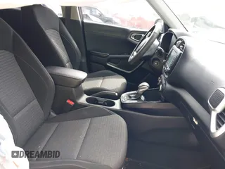 2020 Kia Soul LX with VIN KNDJ23AU2L7720185, listed as a IAAI auction lot 41796717 with 69,635 mi miles. Bid and sale history available at carsss.com. Image 5.