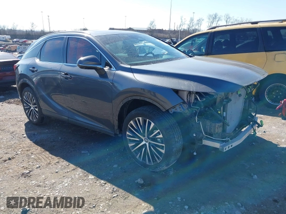 2024 Lexus RX 350h z VIN 2T2BBMCA5RC049966, wystawiony jako IAAI lot #41597363 z przebiegiem 12 936 mil mil oraz . Historia ofert i sprzedaży dostępna na DreamBid. Obrazek 1.