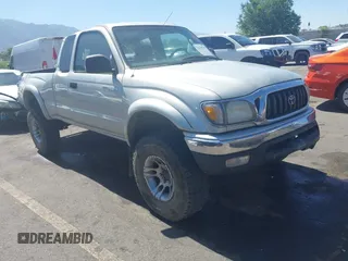 2004 Toyota Tacoma with VIN 5TEWN72NX4Z336533, listed as a IAAI auction lot 42536549 with 118,245 mi miles and . Bid and sale history available at DreamBid. Image 1.