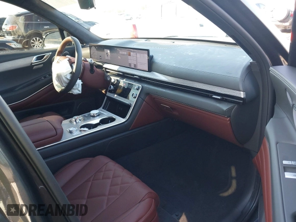2025 Genesis GV80 Prestige with VIN KMUHEESC9SU247860, listed as a IAAI auction lot 41384609 with 1,819 mi miles and . Bid and sale history available at DreamBid. Image 5.