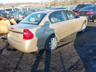 2005 Chevrolet Malibu with VIN 1G1ZS52F95F225238, listed as a IAAI auction lot 41529266 with 999,999 mi miles. Bid and sale history available at carsss.com. Image 4.