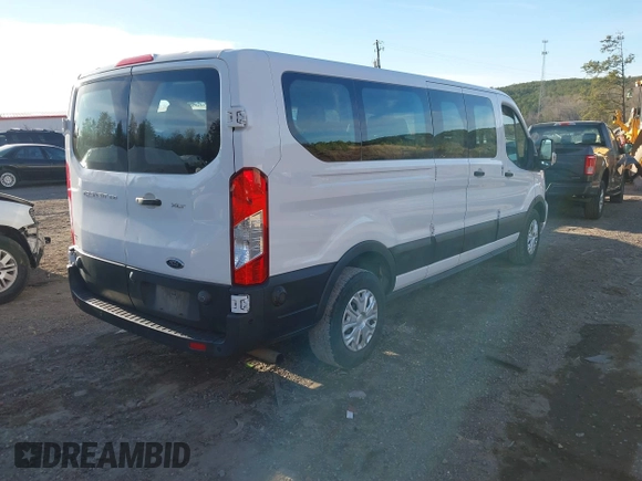 2020 Ford Transit Passenger XL z VIN 1FBAX2Y81LKA59805, wystawiony jako IAAI lot #41710846 z przebiegiem 89 840 mil mil oraz . Historia ofert i sprzedaży dostępna na DreamBid. Obrazek 4.