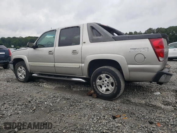 2005 Chevrolet Avalanche Z71 with VIN 3GNEK12Z35G271792, listed as a Copart auction lot 71290704 with 326,914 mi miles and Salvage Title. Bid and sale history available at carsss.com. Image 2.