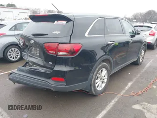2019 Kia Sorento LX with VIN 5XYPG4A36KG575579, listed as a IAAI auction lot 41432346 with 97,562 mi miles. Bid and sale history available at carsss.com. Image 4.