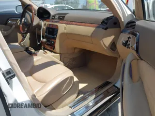 2004 Mercedes-Benz S 500 z VIN WDBNG75J54A418550, wystawiony jako IAAI lot #42444566 z przebiegiem 152 597 mil mil oraz . Historia ofert i sprzedaży dostępna na DreamBid. Obrazek 5.