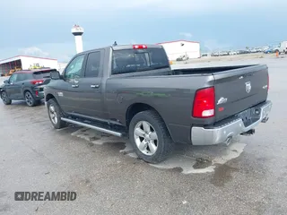 2015 Ram 1500 Outdoorsman z VIN 1C6RR7GM7FS720009, wystawiony jako IAAI lot #42551644 z przebiegiem 67 261 mil mil oraz . Historia ofert i sprzedaży dostępna na DreamBid. Obrazek 3.