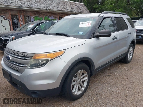 2015 Ford Explorer with VIN 1FM5K7B89FGA64142, listed as a IAAI auction lot 41943358 with 140,845 mi miles and . Bid and sale history available at carsss.com. Image 2.