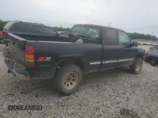 2000 GMC New Sierra 1500 SLE with VIN 1GTEK19T2YZ263701, listed as a Copart auction lot 59405834 with 174,105 mi miles and Clean Title. Bid and sale history available at carsss.com. Image 3.