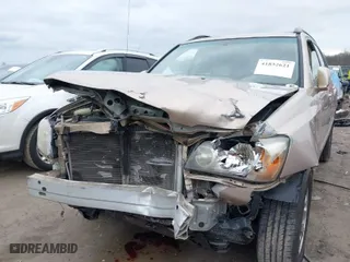 2006 Toyota Highlander w/3rd Row with VIN JTEDP21A160111886, listed as a IAAI auction lot 41832621 with 285,899 mi miles. Bid and sale history available at carsss.com. Image 6.