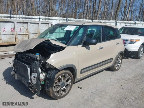 2014 FIAT 500L Trekking with VIN ZFBCFADH9EZ021078, listed as a IAAI auction lot 41773433 with 1 mi miles. Bid and sale history available at carsss.com. Image 16.