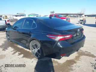2019 Toyota Camry LE z VIN 4T1B11HK7KU748219, wystawiony jako IAAI lot #41864602 z przebiegiem 29 978 mil mil oraz . Historia ofert i sprzedaży dostępna na DreamBid. Obrazek 3.