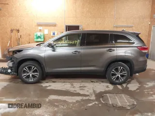 2019 Toyota Highlander LE with VIN 5TDBZRFH7KS922457, listed as a IAAI auction lot 41387627 with 36,963 mi miles and . Bid and sale history available at DreamBid. Image 15.
