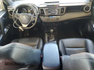 2017 Toyota RAV4 SE z VIN JTMJJREV0HD141553, wystawiony jako Copart lot #83319644 z przebiegiem 155 416 mil mil oraz Szkoda całkowita • Salvage title. Historia ofert i sprzedaży dostępna na DreamBid. Obrazek 8.