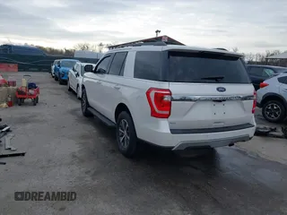 2019 Ford Expedition XLT with VIN 1FMJU1JT9KEA80164, listed as a IAAI auction lot 41907871 with 28,407 mi miles. Bid and sale history available at carsss.com. Image 3.