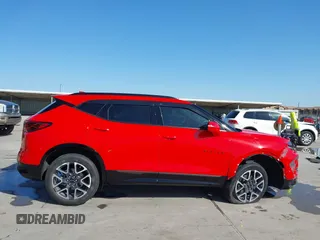 2023 Chevrolet Blazer RS z VIN 3GNKBERS5PS199772, wystawiony jako IAAI lot #41956515 z przebiegiem 42 291 mil mil oraz . Historia ofert i sprzedaży dostępna na DreamBid. Obrazek 14.