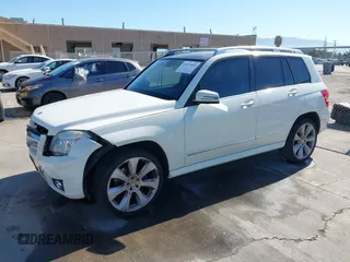 2011 Mercedes-Benz GLK 350 z VIN WDCGG5GB8BF637887, wystawiony jako IAAI lot #41871054 z przebiegiem 130 773 mil mil oraz . Historia ofert i sprzedaży dostępna na DreamBid. Obrazek 2.