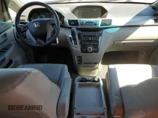 2011 Honda Odyssey EX-L with VIN 5FNRL5H69BB104978, listed as a Copart auction lot 52332375 with 221,526 mi miles and Non Repairable. Bid and sale history available at DreamBid. Image 8.