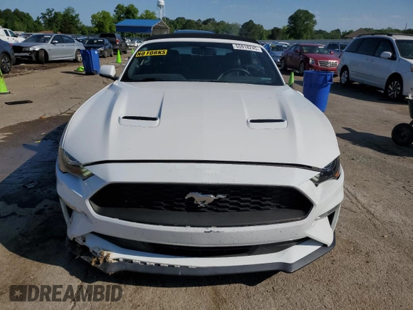 2020 Ford Mustang EcoBoost z VIN 1FATP8UH4L5131470, wystawiony jako Copart lot #55918245 z przebiegiem 81 072 mil mil oraz Szkoda całkowita • Salvage title. Historia ofert i sprzedaży dostępna na DreamBid. Obrazek 5.