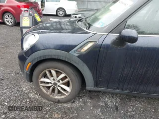 2011 MINI Countryman S z VIN WMWZC3C55BWL79422, wystawiony jako IAAI lot #42466982 z przebiegiem 104 392 mil mil oraz . Historia ofert i sprzedaży dostępna na DreamBid. Obrazek 6.