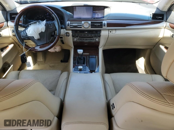 2013 Lexus LS 460 z VIN JTHBL5EF2D5124370, wystawiony jako Copart lot #56063585 z przebiegiem 122 301 mil mil oraz Szkoda całkowita • Salvage title. Historia ofert i sprzedaży dostępna na DreamBid. Obrazek 8.