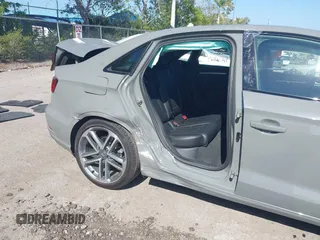 2020 Audi A3 Premium z VIN WAUAUGFFXLA002962, wystawiony jako IAAI lot #42138035 z przebiegiem 22 456 mil mil oraz . Historia ofert i sprzedaży dostępna na DreamBid. Obrazek 6.