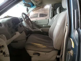2006 Chrysler Town & Country with VIN 1A4GP45R46B713077, listed as a Copart auction lot 53140055 with 165,433 mi miles and Salvage Title. Bid and sale history available at DreamBid. Image 7.