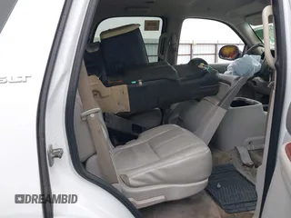 2011 GMC Yukon SLT with VIN 1GKS1CE01BR101311, listed as a IAAI auction lot 41572486 with 1 mi miles. Bid and sale history available at carsss.com. Image 8.